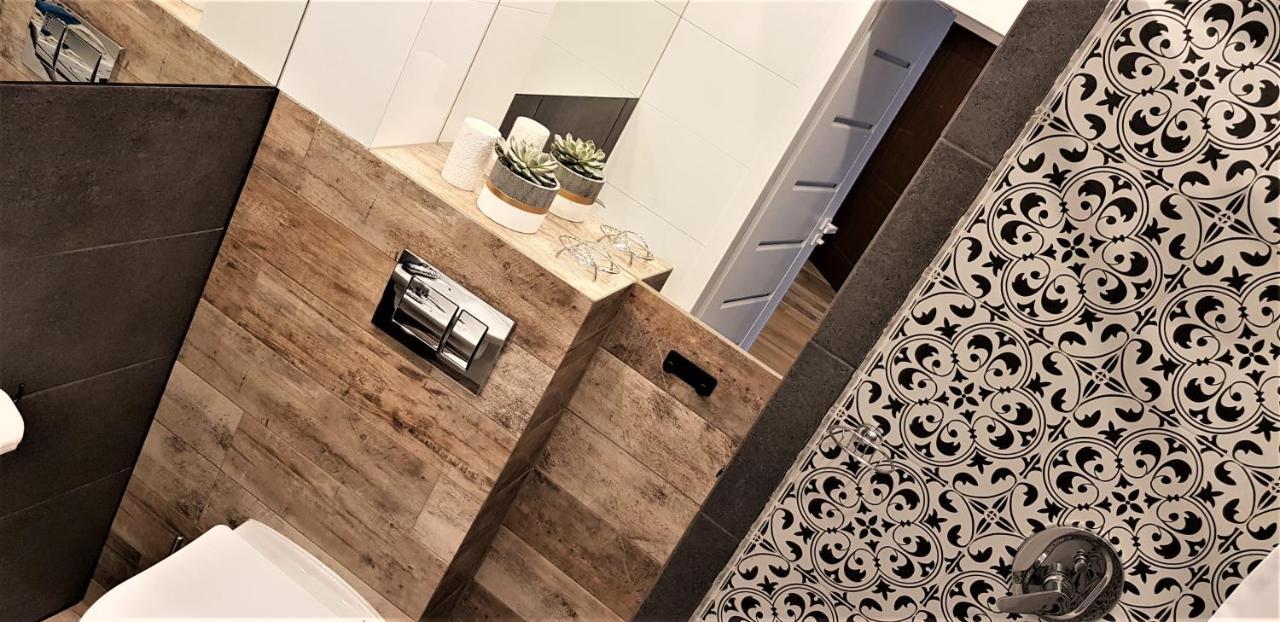 צ'סטוצ'ובה Apartament Centrum Park Ul Waszyngtona מראה חיצוני תמונה