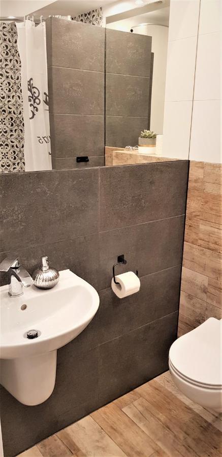 צ'סטוצ'ובה Apartament Centrum Park Ul Waszyngtona מראה חיצוני תמונה